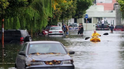 Estudios oficiales indicaron que algunos puntos de la ciudad el nivel del agua alcanzó 2,40 metros de altura