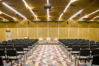 El auditorio del Hotel Grand Brizo La Plata tiene capacidad para 375 personas.