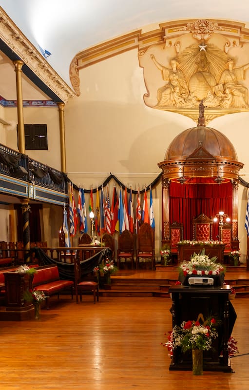 El auditorio principal es uno de los salones que fueron abiertos al público en la última "Noche de los museos". Con el objetivo de aumentar el número de miembros, la gestión más reciente de la masonería argentina inició un camino de promoción; sin embargo, la mayoría de sus actividades mantienen un grado de exclusividad y secretismo para miembros, únicamente.