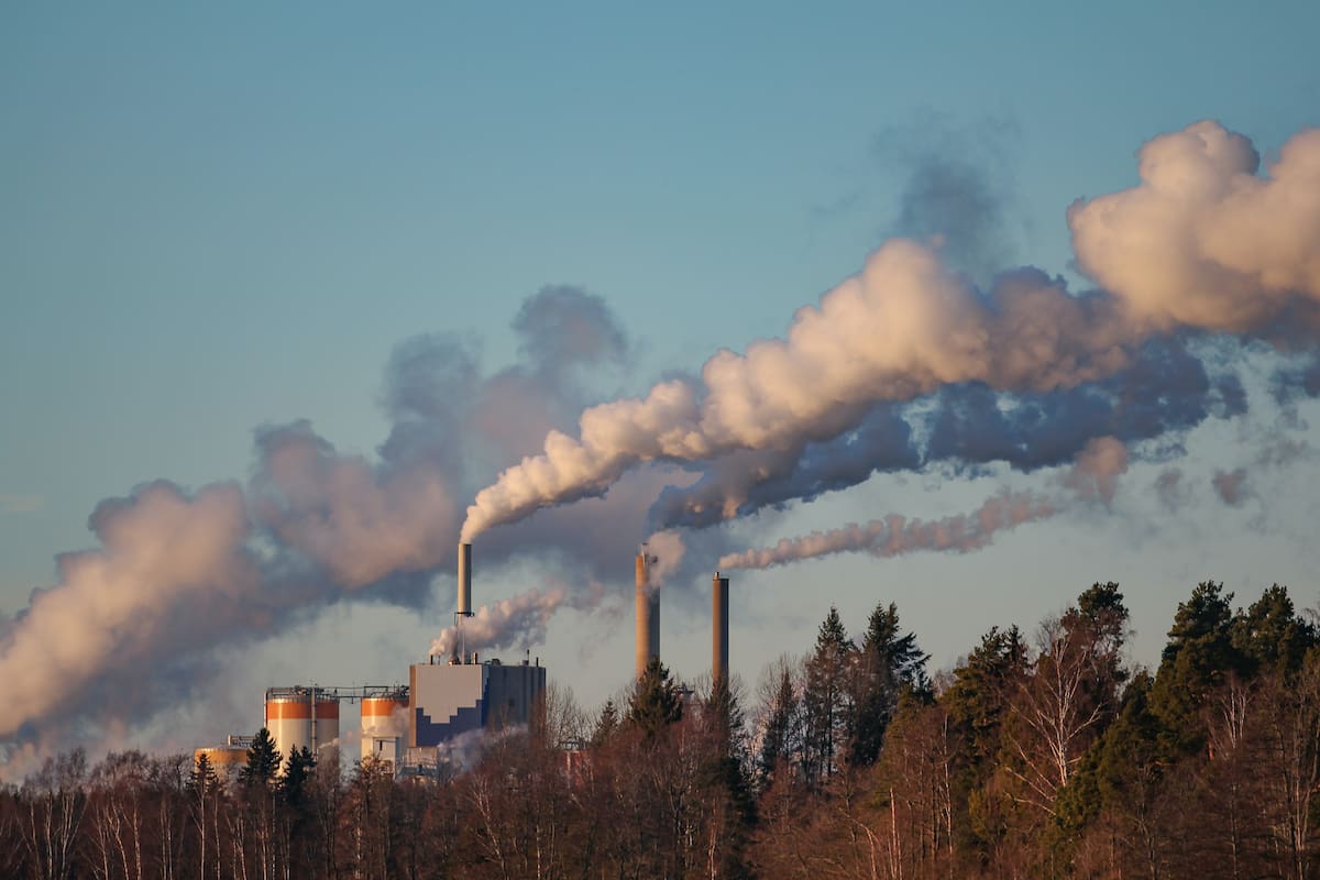 El aumento de la temperatura está relacionado con una mayor concentración de gases de efecto invernadero en el aire