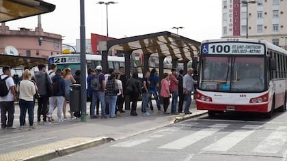 El aumento del combustible afecta a la circulación de los colectivos