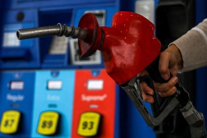 El aumento del precio del petróleo ya se nota en las estaciones de servicio de Estados Unidos