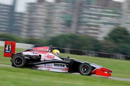 El auto campeón de la Fórmula Renault 2.0: el N°41 siempre acompaña a Jorgito Barrio