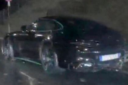 El auto dañado de Kimi Antonelli, que salió ileso del accidente; fue el sábado por la noche en las inmediaciones de su domicilio