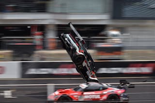 El impactante accidente en el Super GT de Japón que paralizó al público en Shizuoka