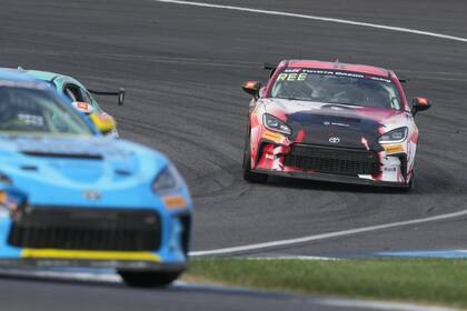 El auto de Reeeves lleva su imagen en el capot