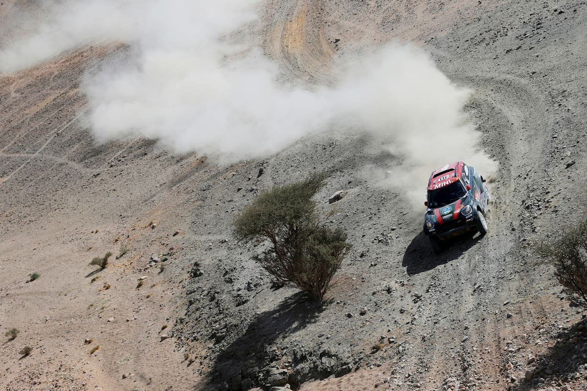 El auto de Terranova, al frente en Arabia Saudita