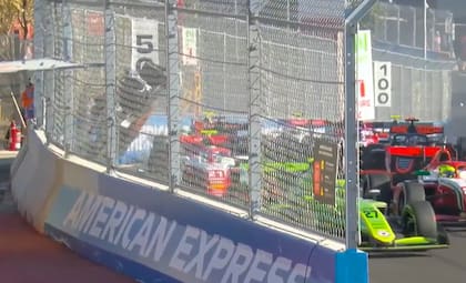 El auto del polaco se estrelló contra el alambrado