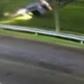 Impresionante vuelco de un auto en la Autopista Panamericana