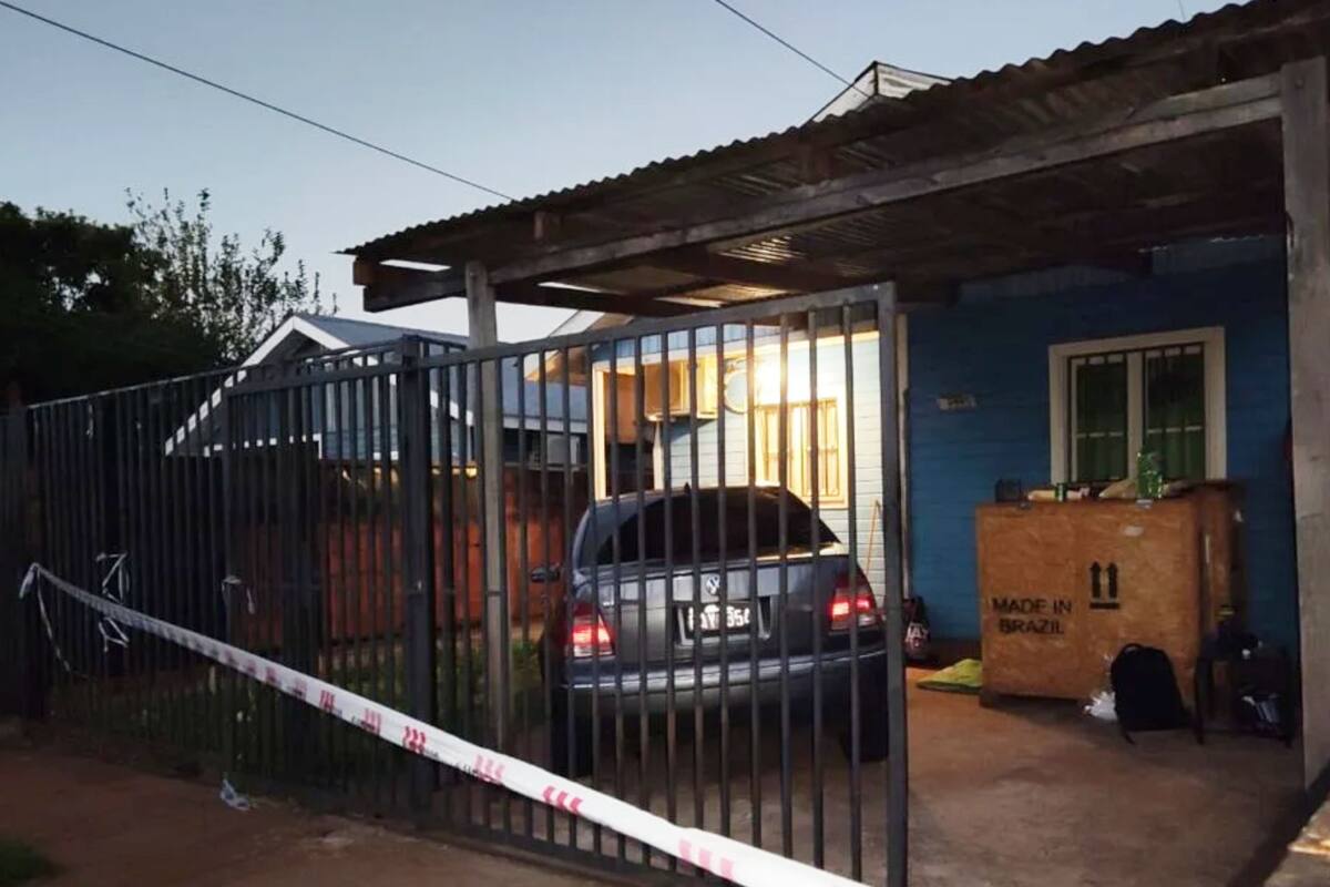 El auto donde hallaron el cuerpo de la víctima