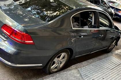 El auto en el que viajaban las tres personas detenidas.