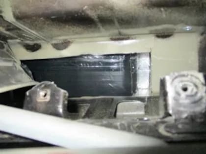 El auto escodía droga en un compartimento especial