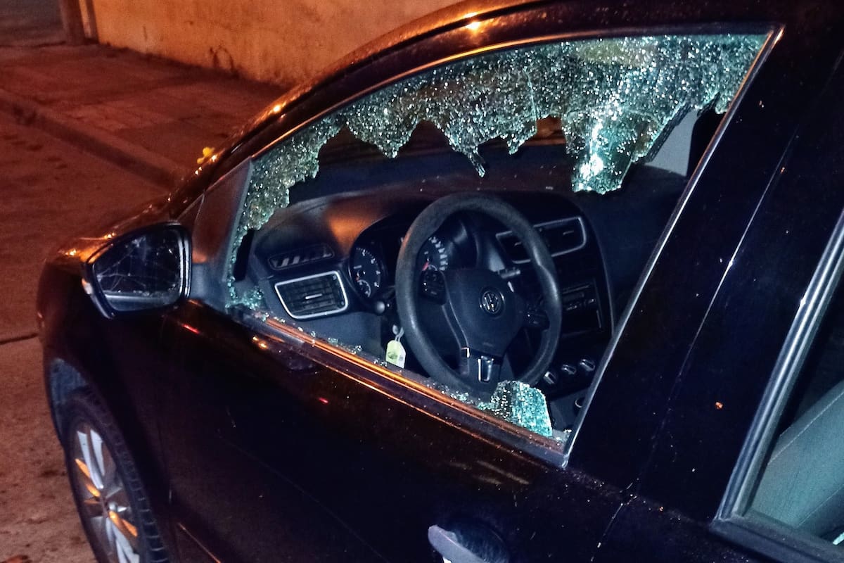 El auto fue dañado en la madrugada del 4 de abril.