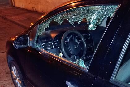 El auto fue dañado en la madrugada del 4 de abril.