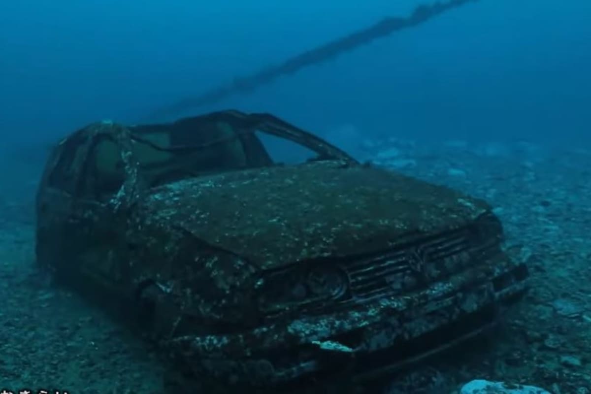 El auto fue encontrado a 18 metros bajo el nivel del mar