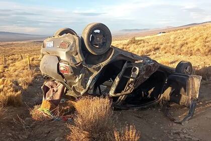 El auto que chocó sobre la Ruta 40.