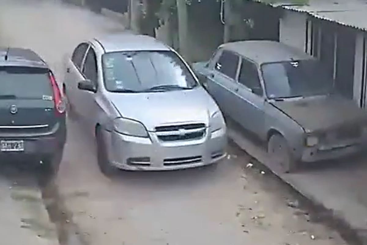El auto robado transitaba sin patente