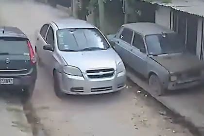 El auto robado transitaba sin patente