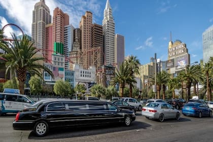 El auto tuvo que ser auxiliado en medio de la autopista. Fuente: iStock