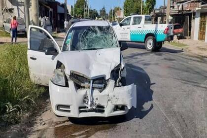 El automóvil Chevrolet Aveo que conducía el subcomisario