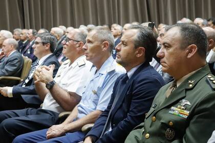 El Automóvil Club Argentino homenajeó a los excombatientes de Malvinas