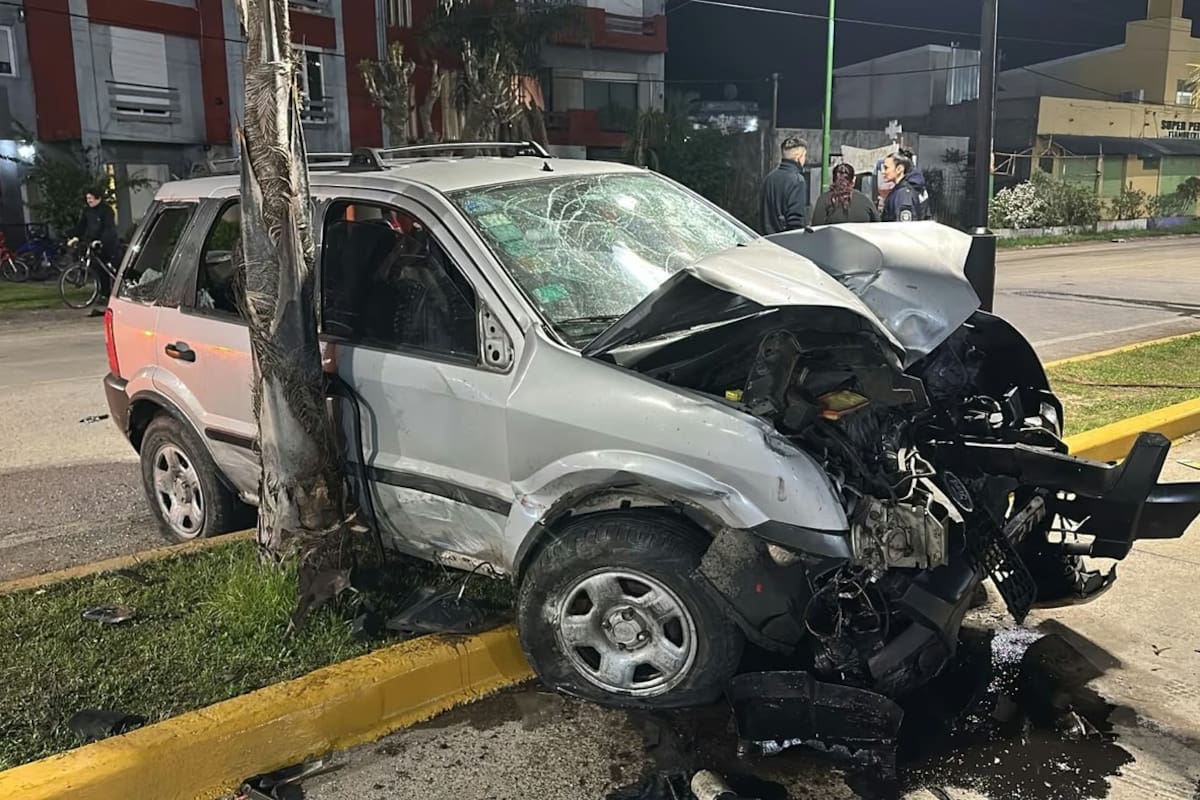 El automóvil conducido por Oscar Luciano Pacheco, que chocó de atrás a la Fiorino conducida por la mamá de los menores