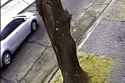 El automóvil en el que se movilizaban los delincuentes