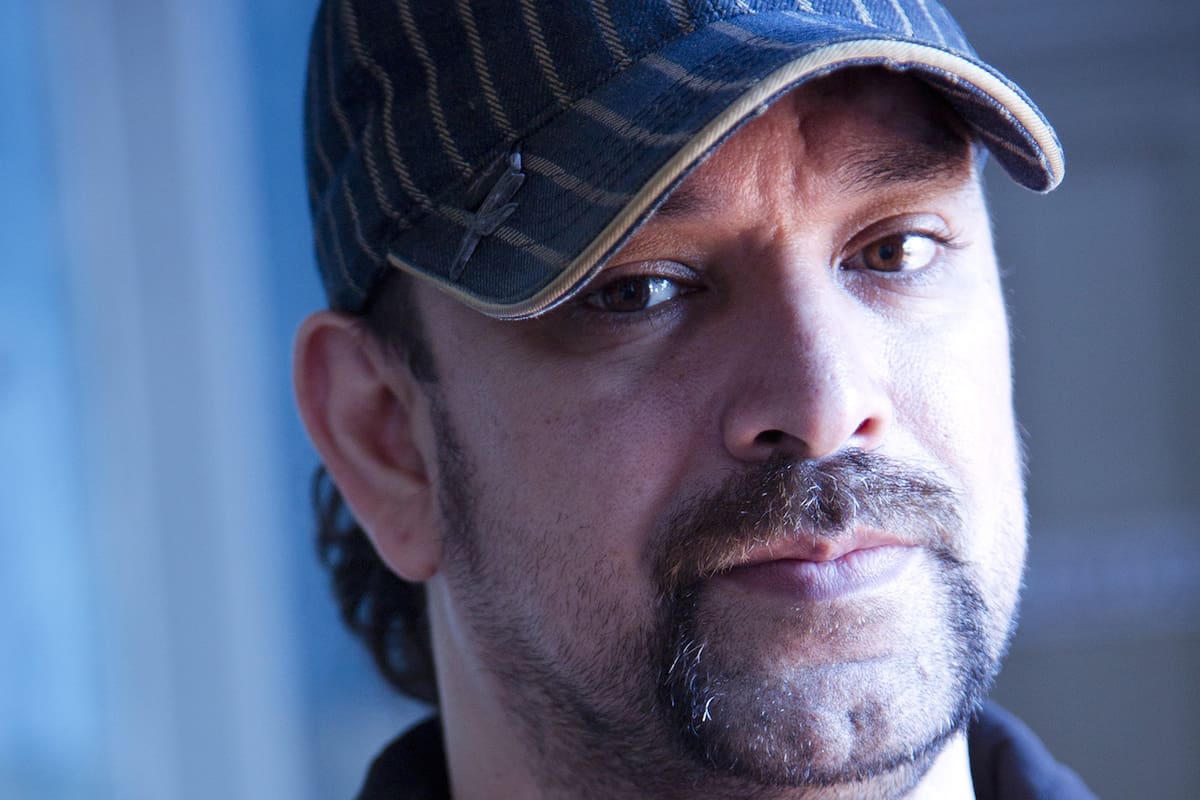 El autor de la súper exitosa Kryptonita vuelve al ruedo con Ultra/Tumba, una novela sobrenatural situada en una cárcel de mujeres: el desafío de publicar solo en formato digital