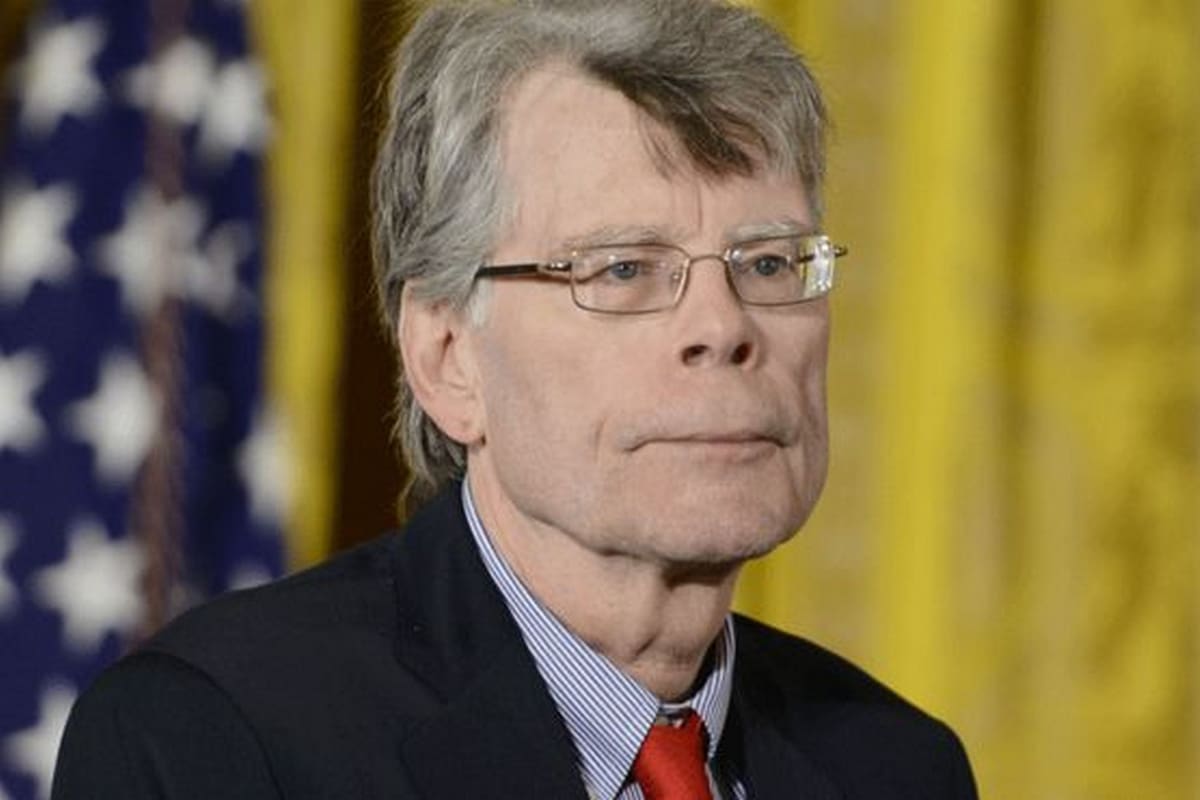 El autor de novelas de horror es un asiduo usuario de las redes sociales y acaba de anunciar su retiro de Facebook