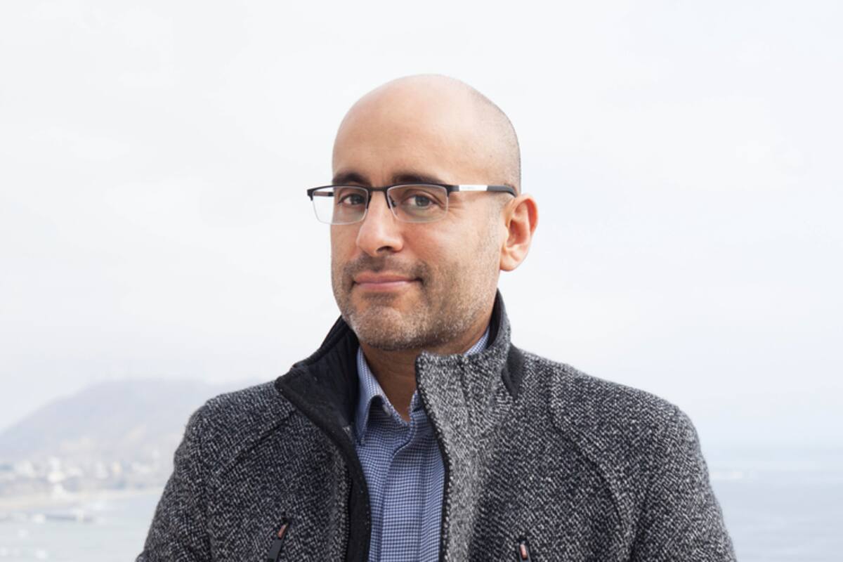 El autor peruano Gustavo Rodríguez ganó la edición 2023 del Premio Alfaguara de Novela