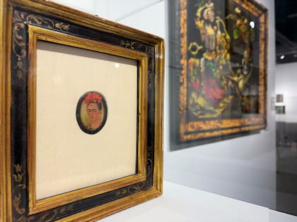 El autorretrato minúsculo de Frida Kahlo, en la galería Weinstein