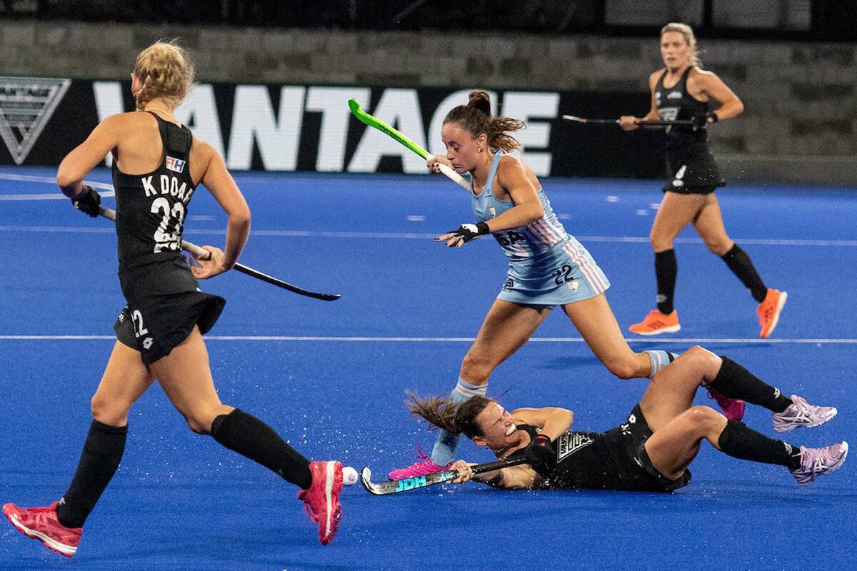 El avance de Eugenia Trinchinetti ante una neocelandesa; Las Leonas se impusieron en los penales de 8 segundos