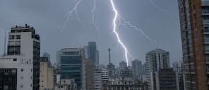 Se vienen 72 horas de un nuevo frente de aire polar que impactará con lluvias, sudestada y drástico descenso térmico: las zonas afectadas
