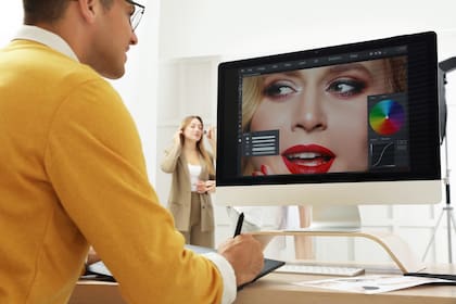 El avance en los filtros y el retoque digital ponen la vanidad al alcance de cualquiera