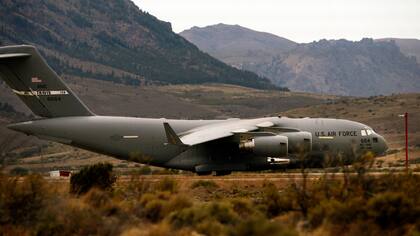 El avion de Barack Obama en el aeropuerto de Bariloche