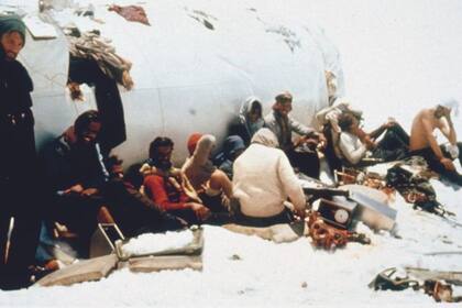 El avión de la Fuerza Aérea de Uruguay impactó con una montaña en la cordillera de los Andes