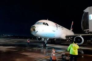 El avión de LATAM aterrizó en Asunción, Paraguay, tras experimentar fuertes turbulencias