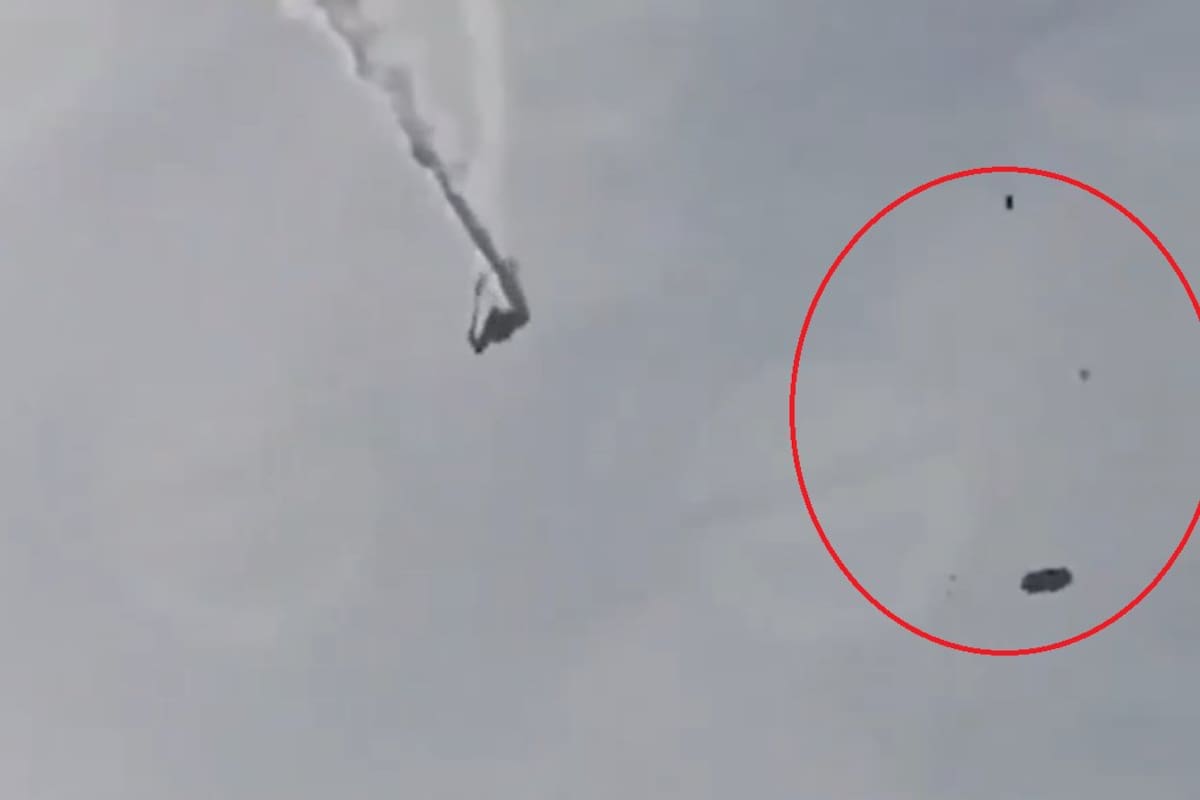 El avión del ejército turco cayó en picada hacia el suelo
