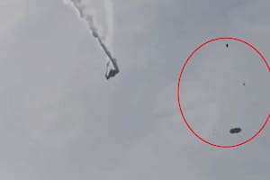 El avión del ejército turco cayó en picada hacia el suelo