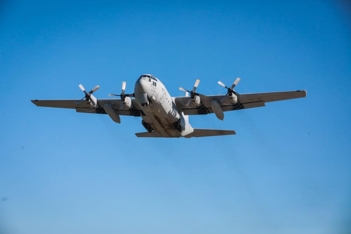El avión Hércules C 130 de la Fuerza Aérea, en viaje a Lima