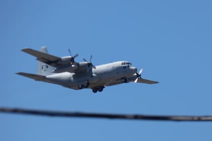 El avión Hércules C 130H habría tenido una falla en el primer motor, por lo que se decidió su regreso a la base de El Palomar