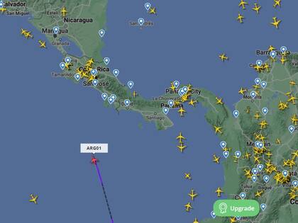 El avión presidencial ARG-01, rumbo a Dallas donde deberán hacerle un chequeo