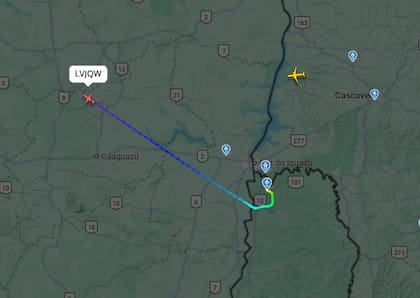 El avión que despegó de Puerto Iguazú al sobrevolar Paraguay