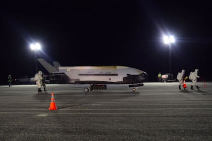 El avión secreto que despegó esta mañana se emabrcó en una curiosa misión para hacer un experimento en la órbita de la tierra