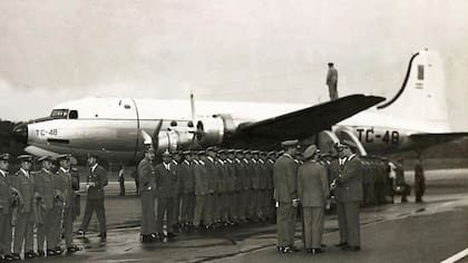 El avión TC-48