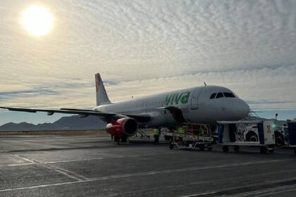 El avión tuvo que aterrizar de emergencia tras el incidente con el pasajero