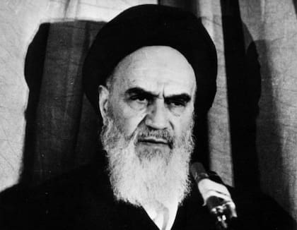El ayatolá Jomeini emitió la fatua en febrero de 1989