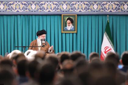 El ayatollah Ali Khamenei, en una reciente aparición en Teherán. (KHAMENEI.IR / AFP)