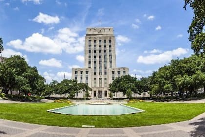 El Ayuntamiento de Houston celebró una sesión en la que aprobó la ordenanza el 19 de noviembre