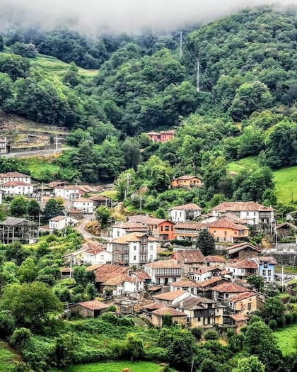El ayuntamiento de Ponga, Asturias, ofrecerá 3000€ a quienes se muden allá